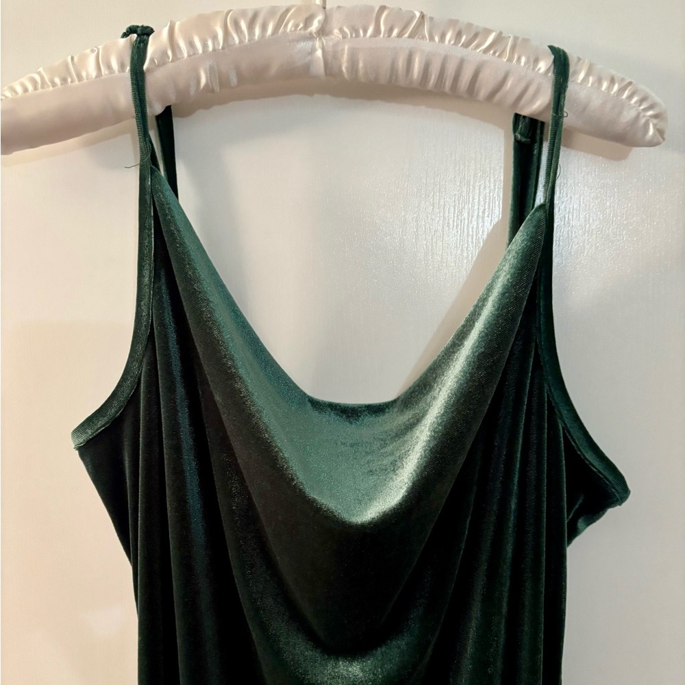 Love x Design “Velvet” Slip Dress in Holiday Green Women’s Size XL - Picture 2 of 6